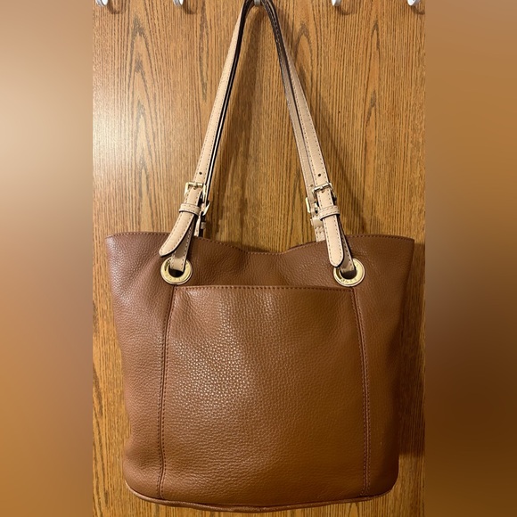 Michael Kors Two-Tone Pebbled Leather Jet-Set Carryall - Picture 6 of 12